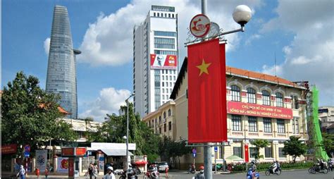A Complete Guide to Saigon’s Districts .